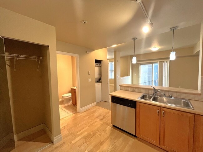 Photo - Wonderful Condo Located In Downtown Fairhaven Unit 408