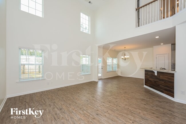 Photo - 736 Redbud Ln