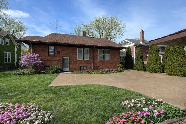 Photo - 1155 N Cherry St