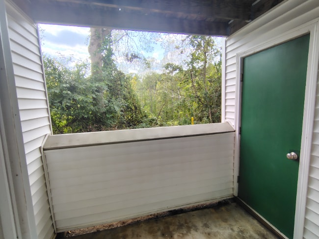 Building Photo - 600 Reusens Rd