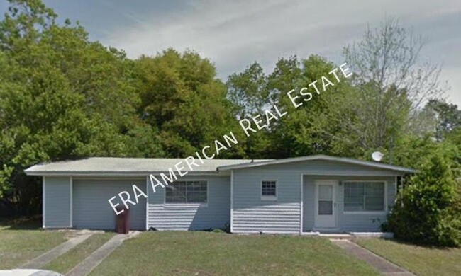 Large fenced yard,3 bedroom 1 bath home - Large fenced yard,3 bedroom 1 bath home