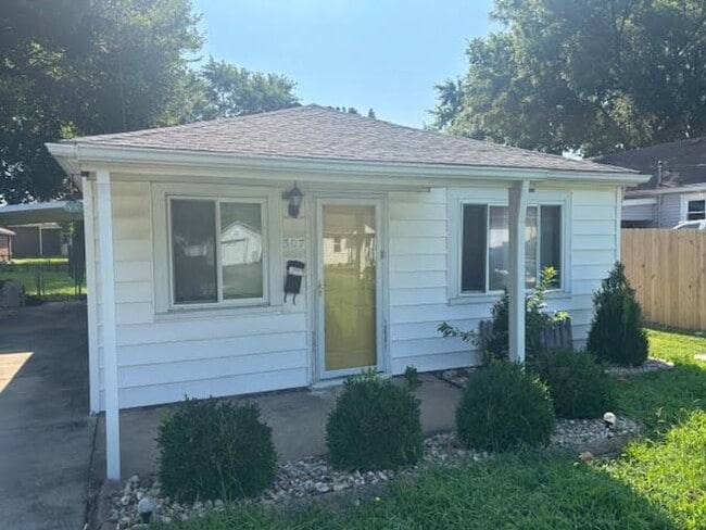 Building Photo - 2 Bedroom in Bethalto Rental