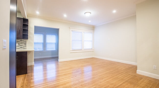 Photo - 1449 Page St