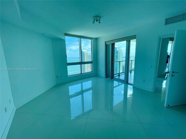 Photo - 300 S Biscayne Blvd Unidad T3410