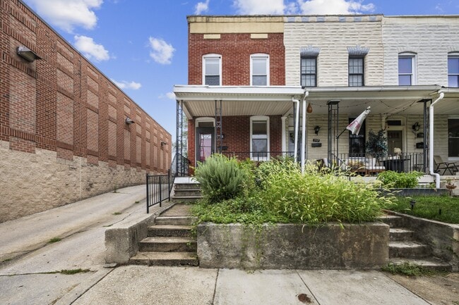 Building Photo - 714 W 33rd St Rental