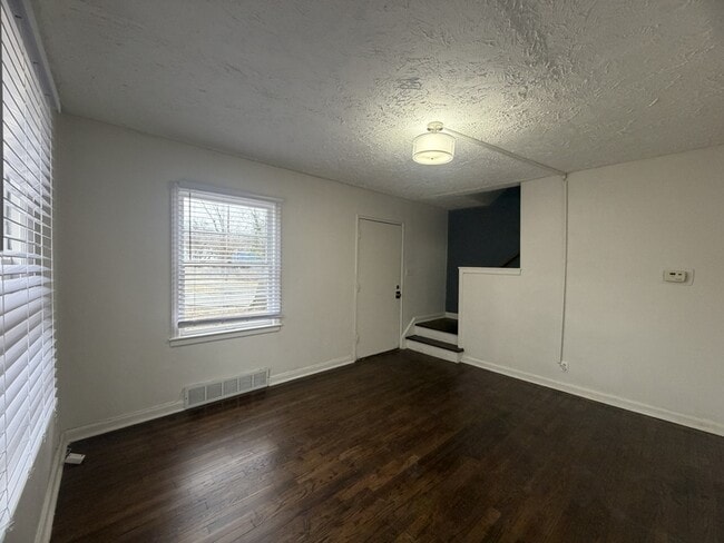 Photo - 1815 E 74 Terrace