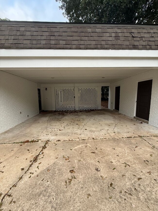 Photo - ** 4 Bed 2.5 Bath Located in Ridgefield** ...