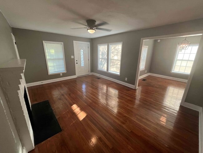 1509 Buena Vista Cir SE