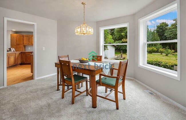 Photo - 4 Bed 2.5 Bath Custom Built Single-family ... House