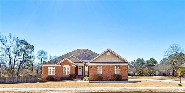 Building Photo - One Level Home Close to I-85 in Auburn