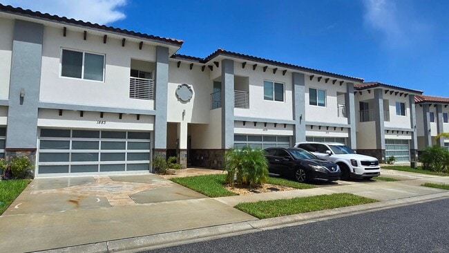 Building Photo - Beautiful and Modern 4 bed 3.5 Bath Townho... Rental