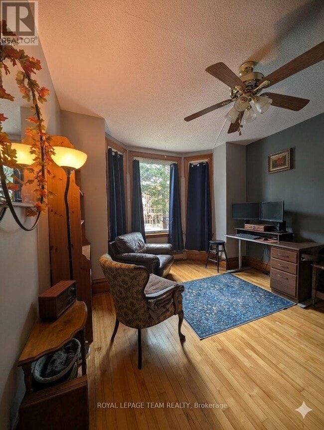 Photo - 44 Spadina Ave Unit 1