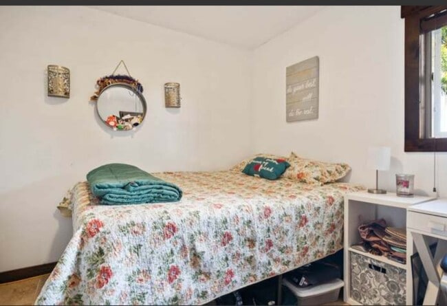 Photo - 73-1117 Mahilani Dr Unit 2 Bedroom 1 Bath