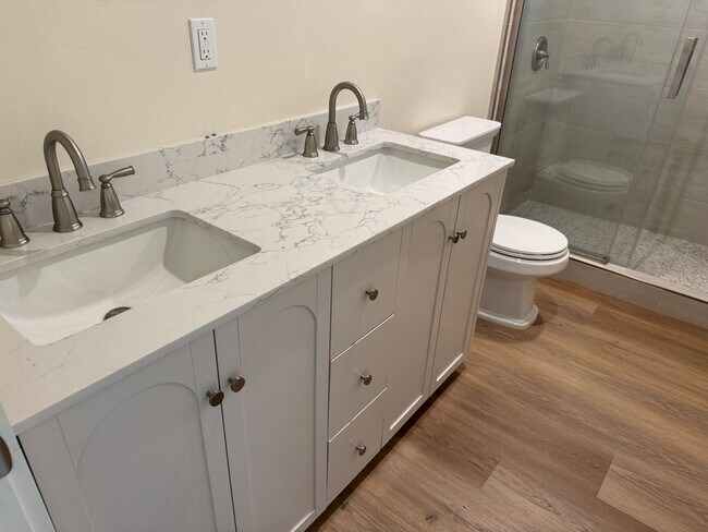 Photo - New build 2 bedroom upstairs ADU in the Ve...