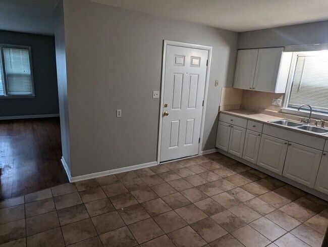 Photo - 8039-8041-8041 W Beckett Ave Unidad 8039 Lower