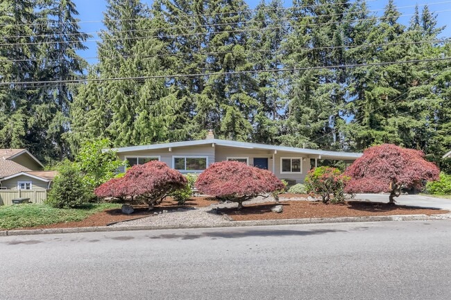 33 158th Pl SE