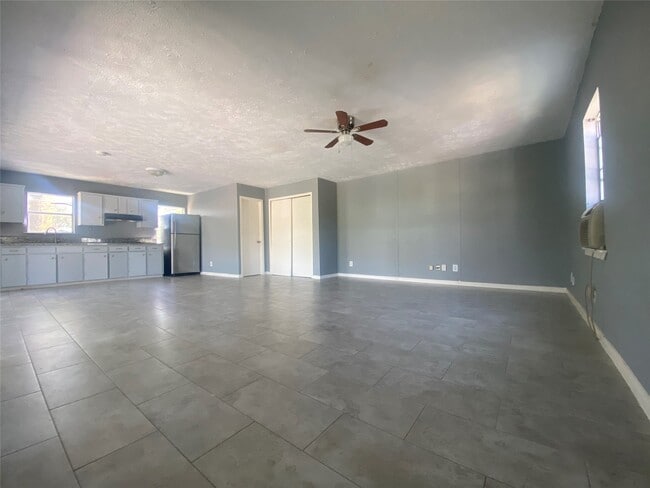 Photo - 8220 Glenview Dr