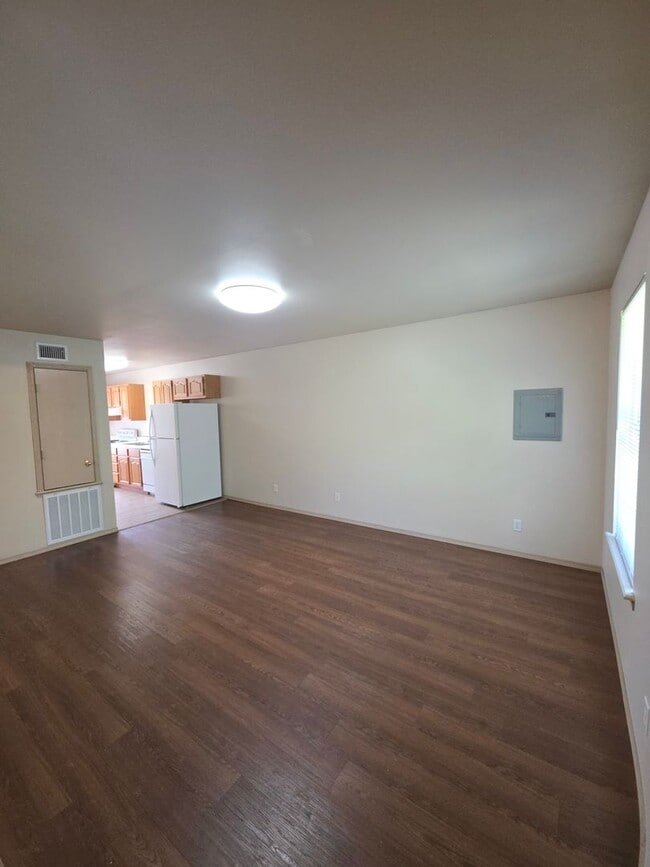 Photo - 110 W 5th St Unit C