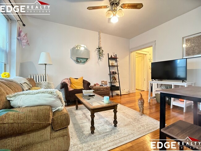 Photo - 264 Kelton St Unit 6