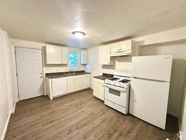 Building Photo - Updated 4 Bed, 1 Bath Home in Hazelwood - ...