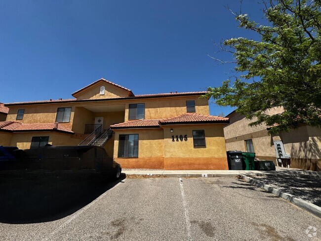 Building Photo - 1105 Meadowlark Way SE Unit Apt D