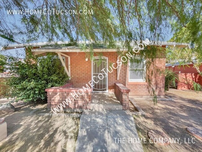 Building Photo - 1001 E Elm St Rental