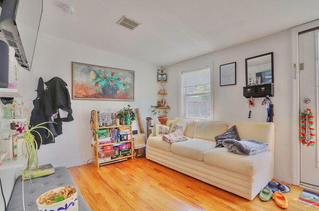 Photo - 265 3rd St Unit 3