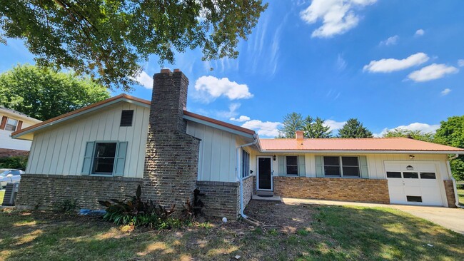 4 Bed 1.5 bath in Dover - 4 Bed 1.5 bath in Dover House