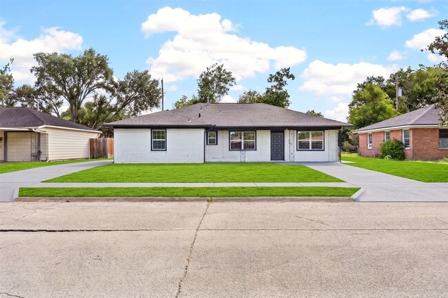 Photo - 1202 Dogwood Dr