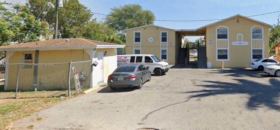 Photo - 109 NW 8th St