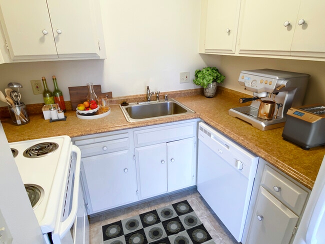 Photo - Fayette Townhouse Apartments