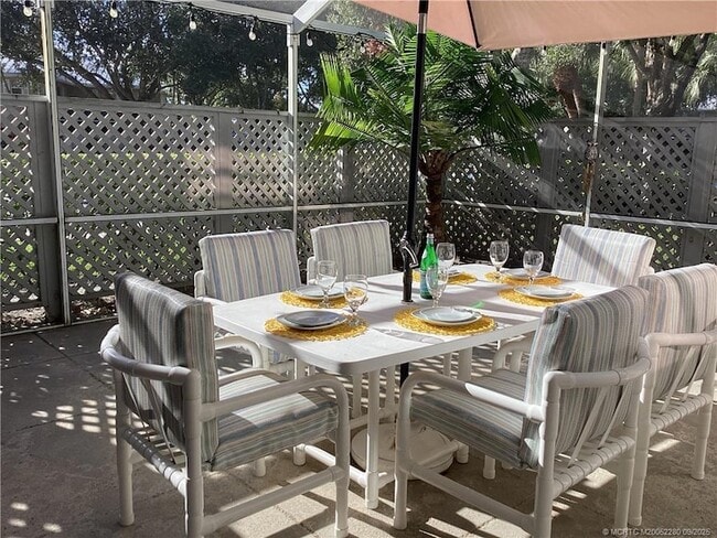 Photo - 2460 SW Danbury Ln