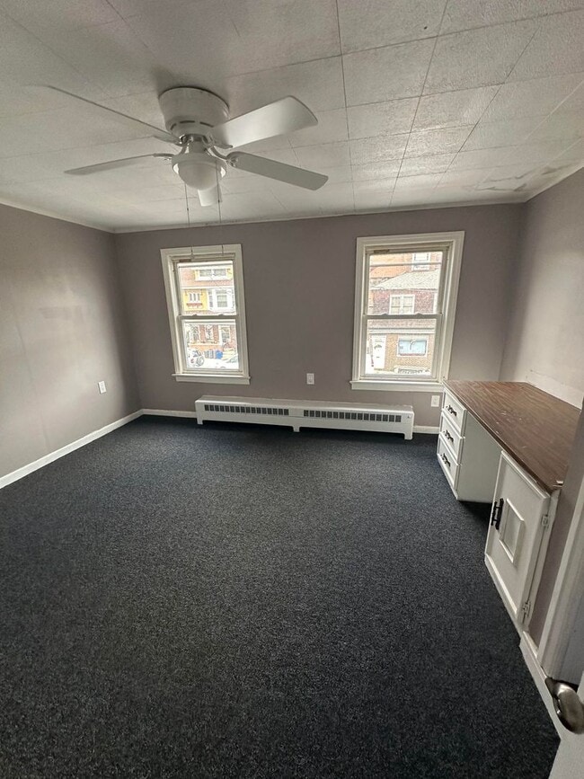 Photo - 3 bed, 1 bath apartment in lansfod Unidad 38 E Ridge St