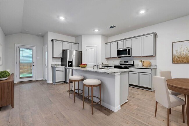 Photo - 295 Evergreen Sumac Lp