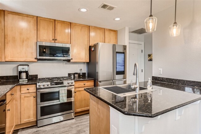 Photo - Highly desirable City Park one bed condo! Unidad 330