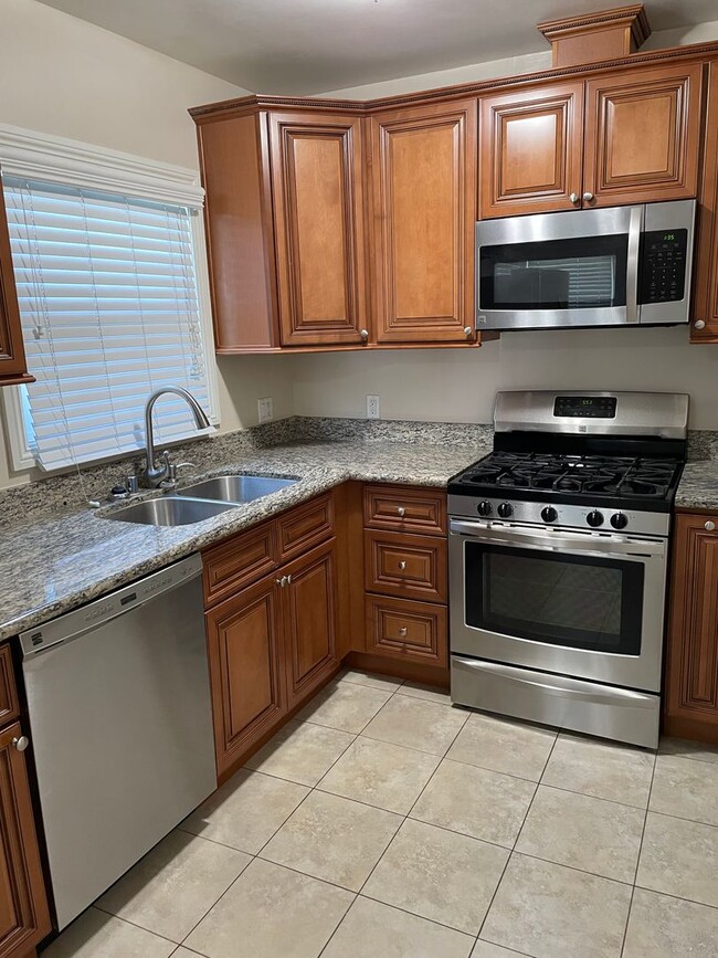 Photo - 71 Suffolk Ave Unidad 71 1/2 B