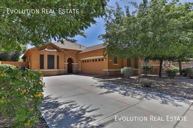 Building Photo - 3067 E Palmdale Ln