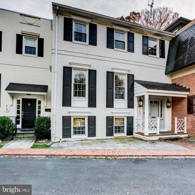 Building Photo - 5703 Brookside Dr