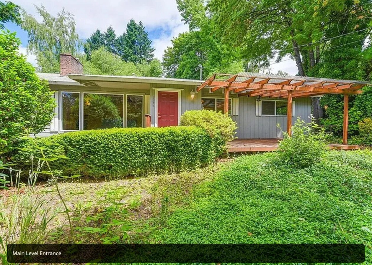 Photo - 9938 SW Terwilliger Blvd Unit A - MAIN HOUSE