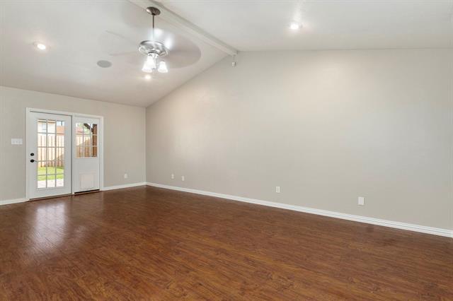 Photo - 4248 Ireland St