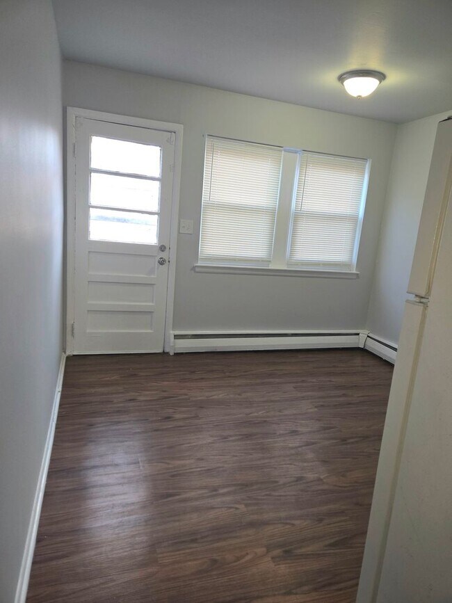 Photo - Large 2 bedroom, 1 bathroom Unit 1035-B