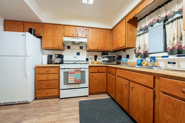 511 Western Dr