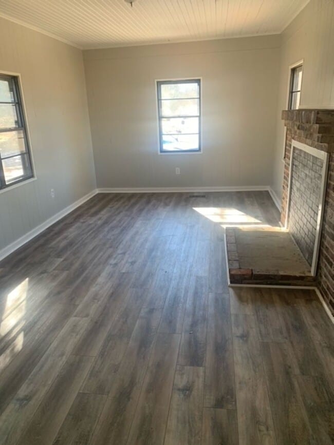 Photo - Renovated 3 Bedroom 2 Bath Home for Rent!