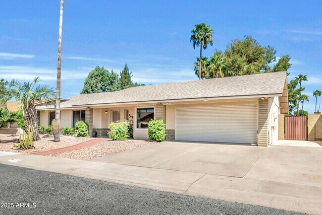 Building Photo - 228 E Angela Dr Rental