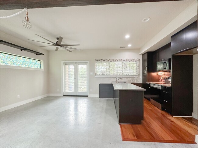 Photo - 68 Meadow Lea Dr