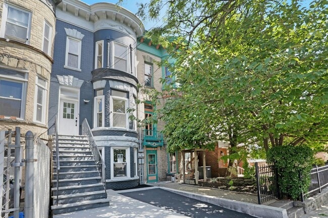 Building Photo - 52 Brinkerhoff St Rental
