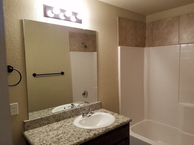 Photo - 133 Crossfire Ct