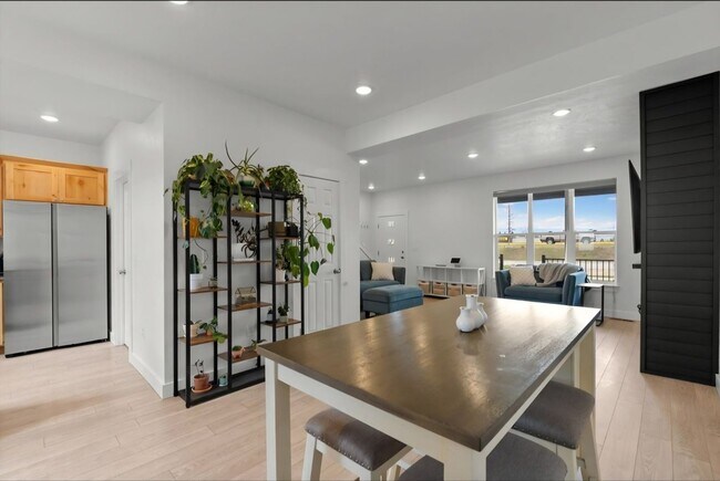 Photo - 236 Sunset Aly Dr