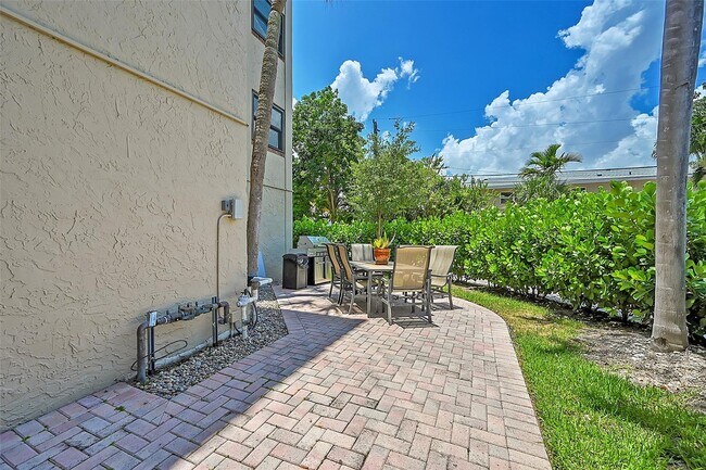 Photo - 615 NE 12th Ave Condo Unit 107