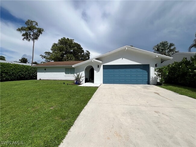 Photo - 858 Rose Way